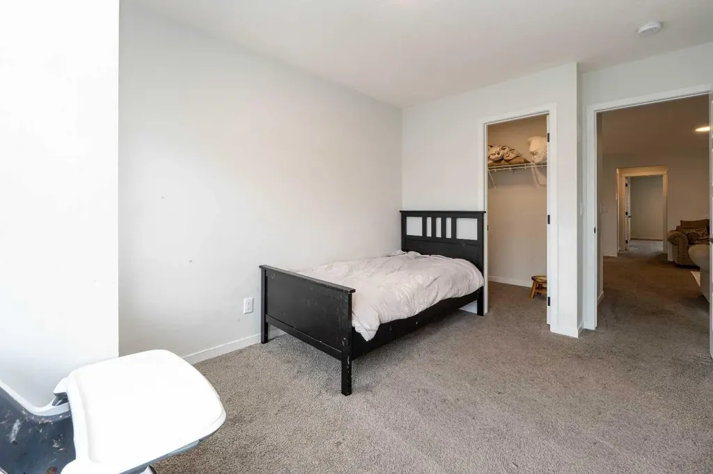 915 Corner Meadows Way NE Calgary AB T3N2C2