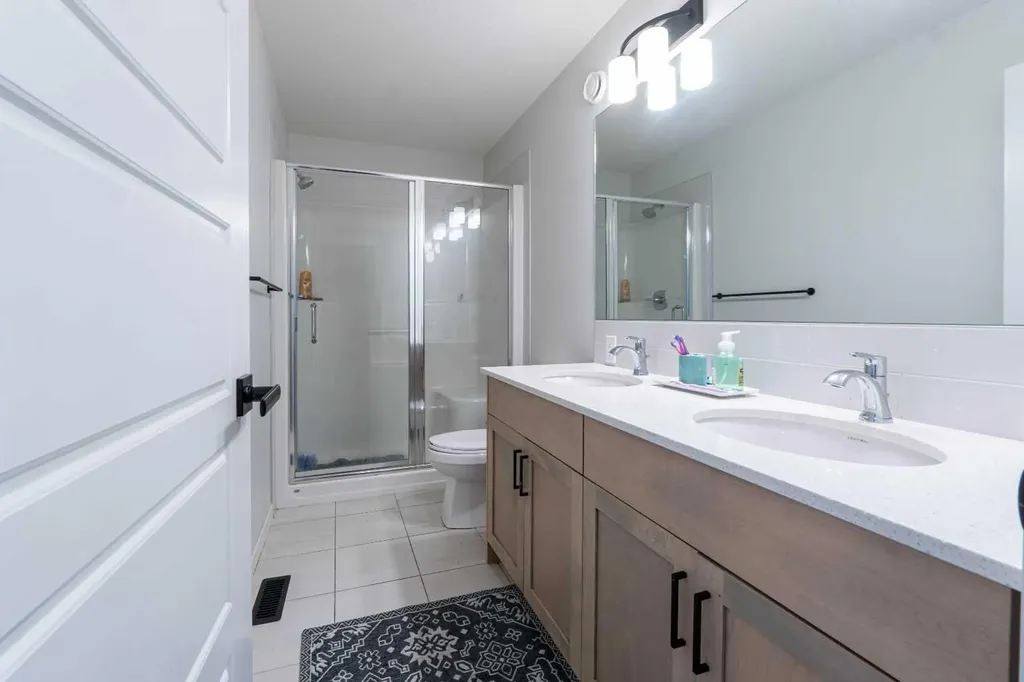 915 Corner Meadows Way NE Calgary AB T3N2C2