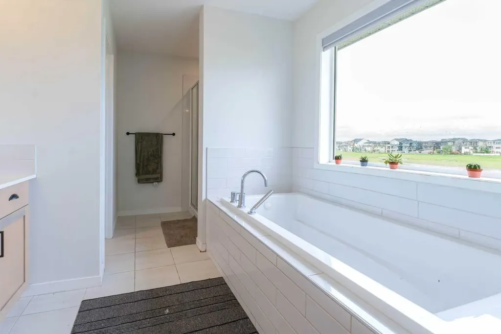 915 Corner Meadows Way NE Calgary AB T3N2C2