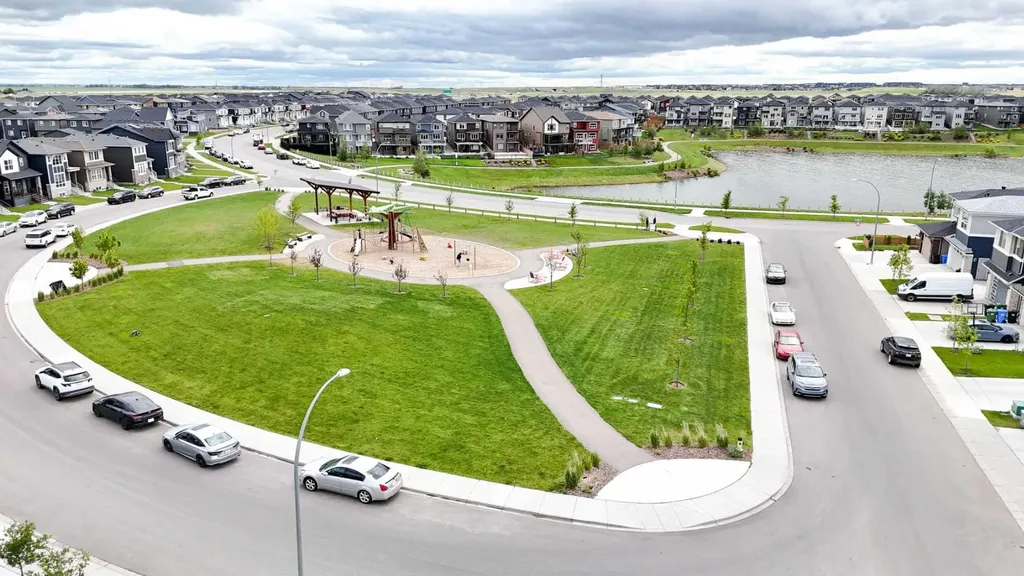 915 Corner Meadows Way NE Calgary AB T3N2C2