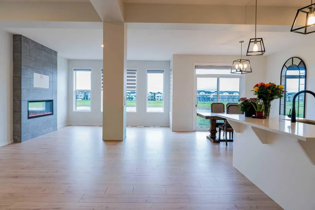 915 Corner Meadows Way NE Calgary AB T3N2C2