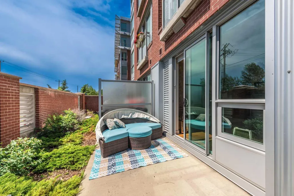 63 Inglewood Park SE Calgary AB T2G 1B7