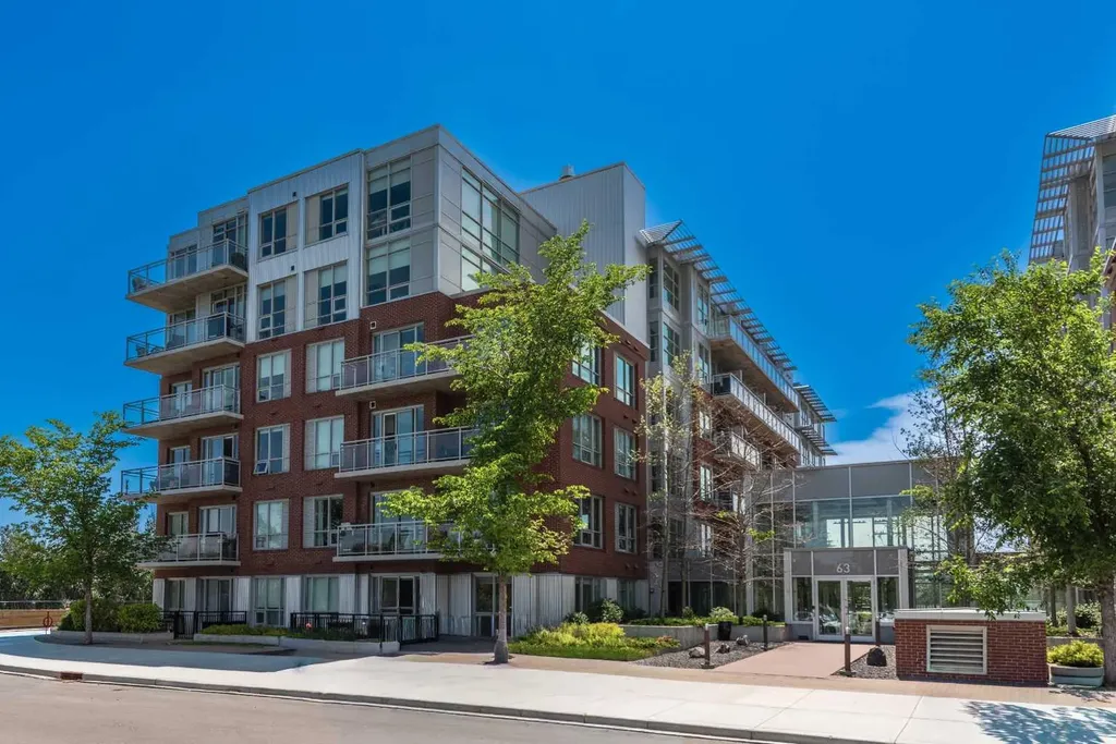 63 Inglewood Park SE Calgary AB T2G 1B7