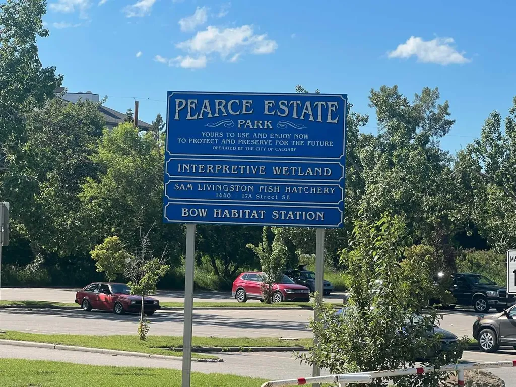 63 Inglewood Park SE Calgary AB T2G 1B7