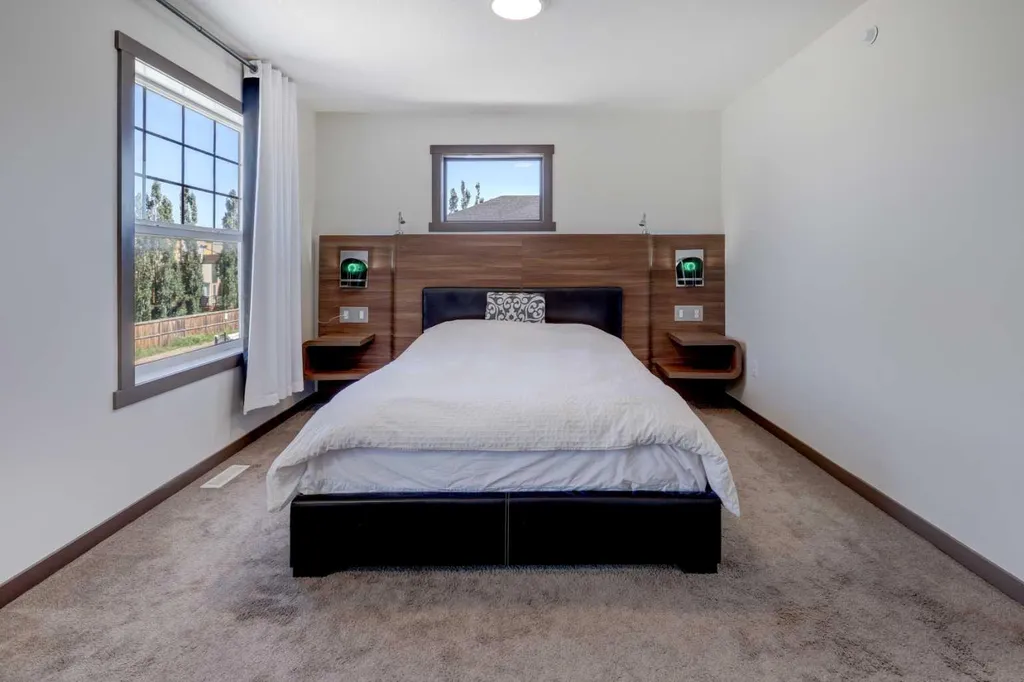 5 Covecreek Mews NE Calgary AB T3K0V8