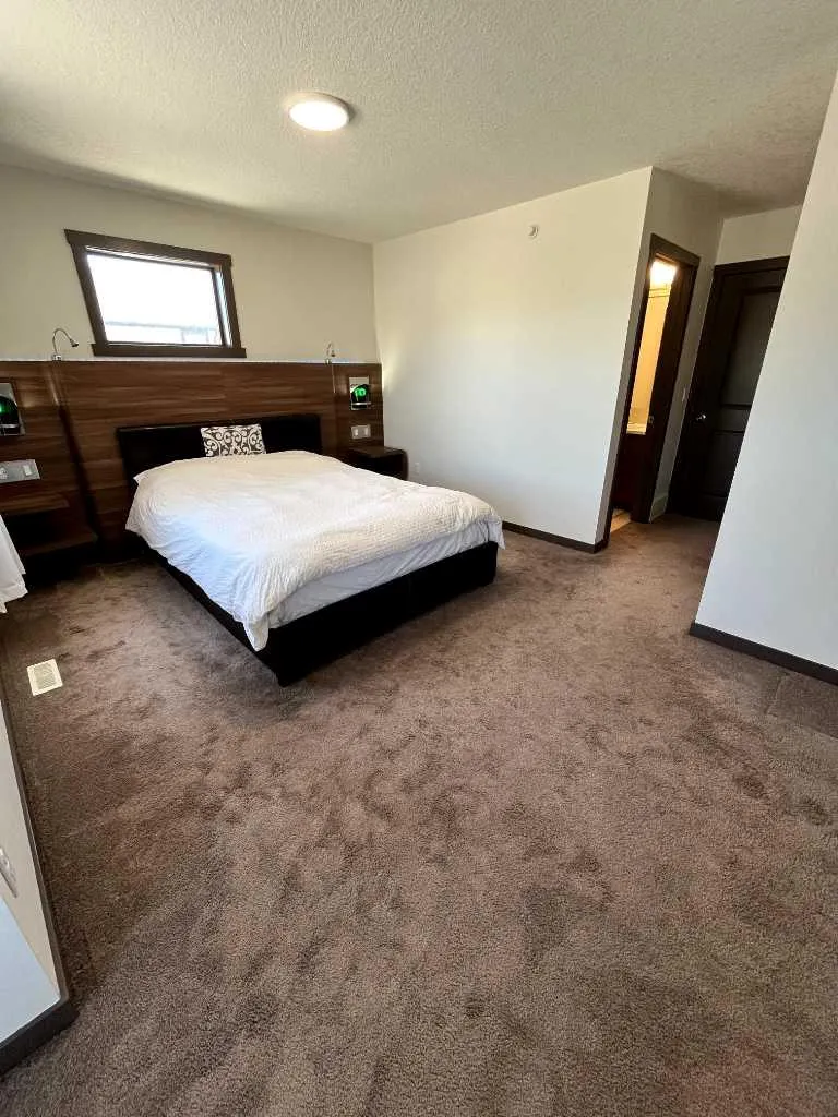 5 Covecreek Mews NE Calgary AB T3K0V8