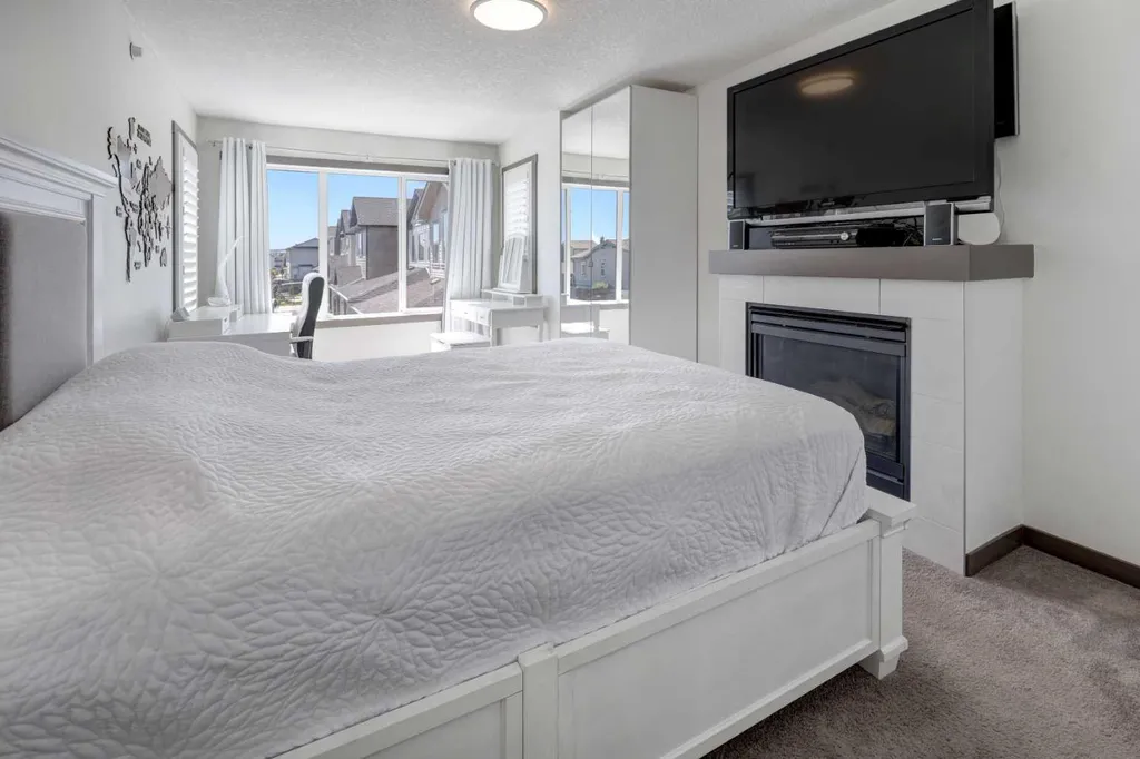 5 Covecreek Mews NE Calgary AB T3K0V8