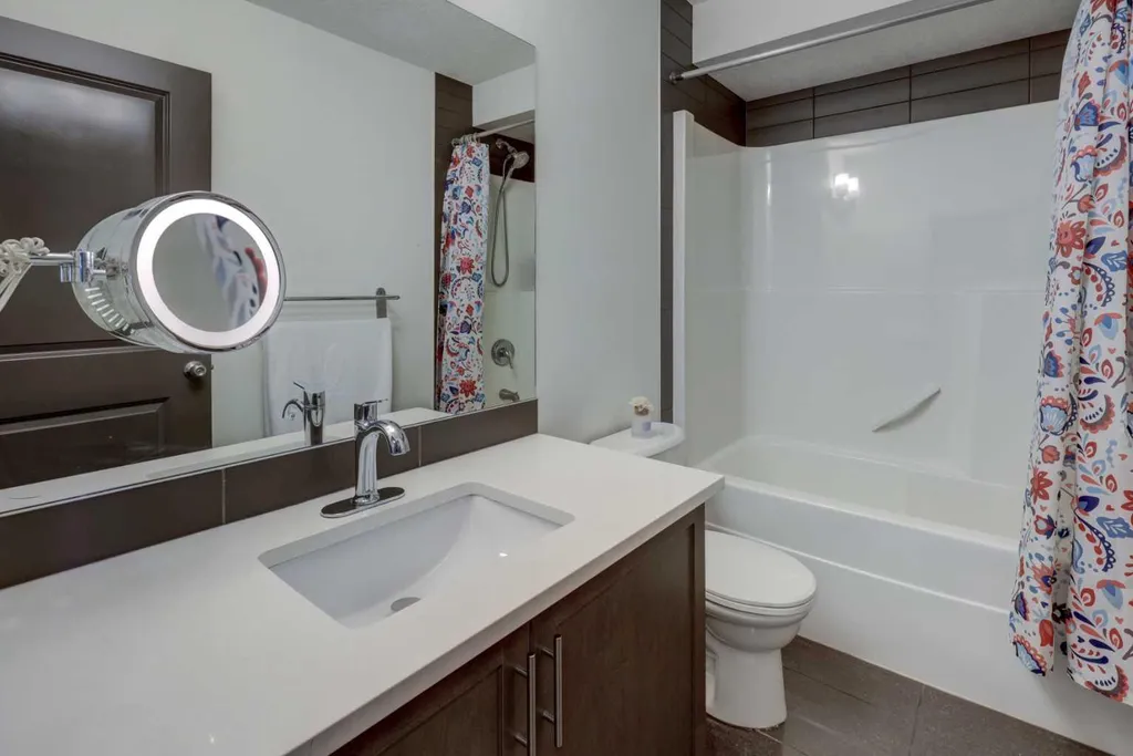 5 Covecreek Mews NE Calgary AB T3K0V8