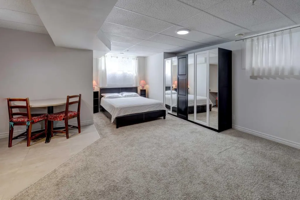 5 Covecreek Mews NE Calgary AB T3K0V8