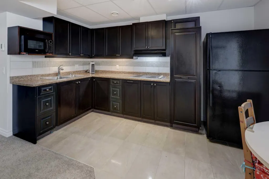 5 Covecreek Mews NE Calgary AB T3K0V8