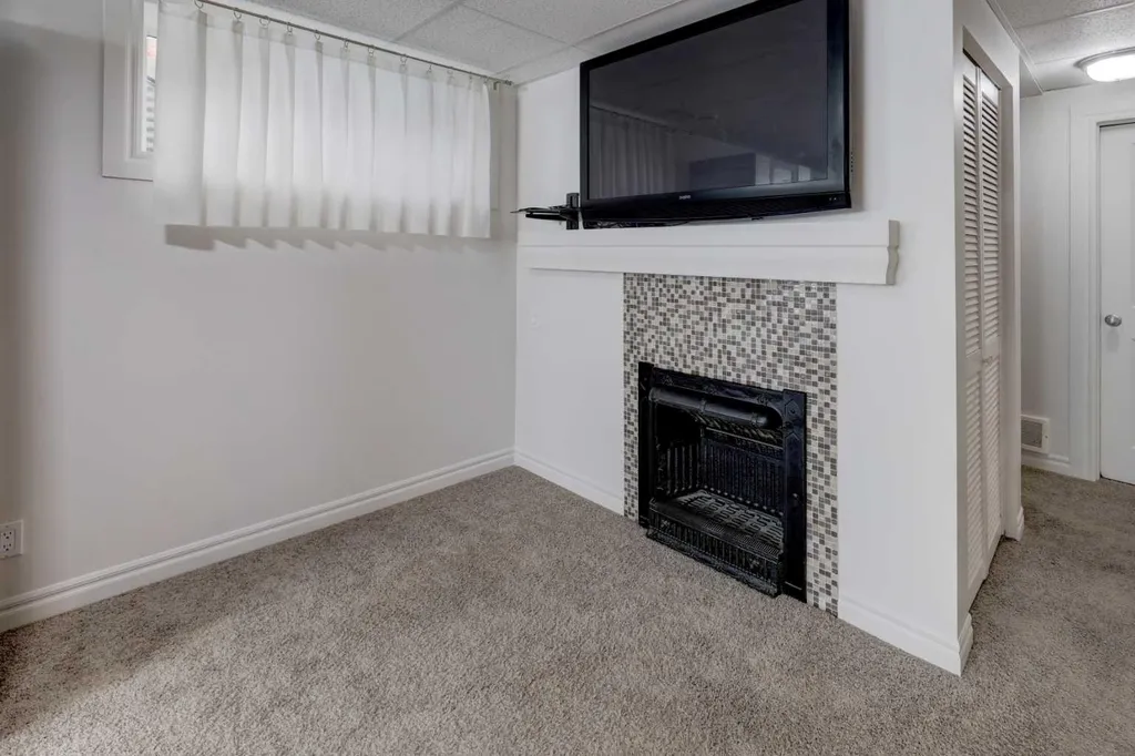 5 Covecreek Mews NE Calgary AB T3K0V8