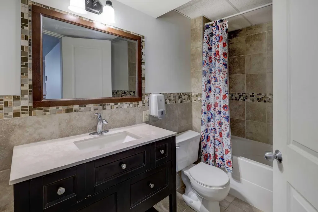 5 Covecreek Mews NE Calgary AB T3K0V8