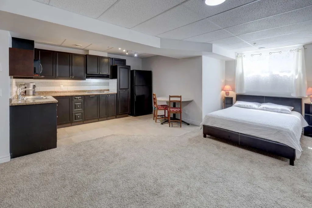 5 Covecreek Mews NE Calgary AB T3K0V8