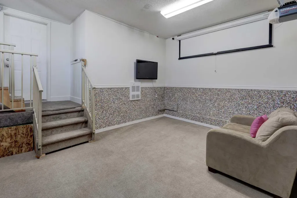 5 Covecreek Mews NE Calgary AB T3K0V8
