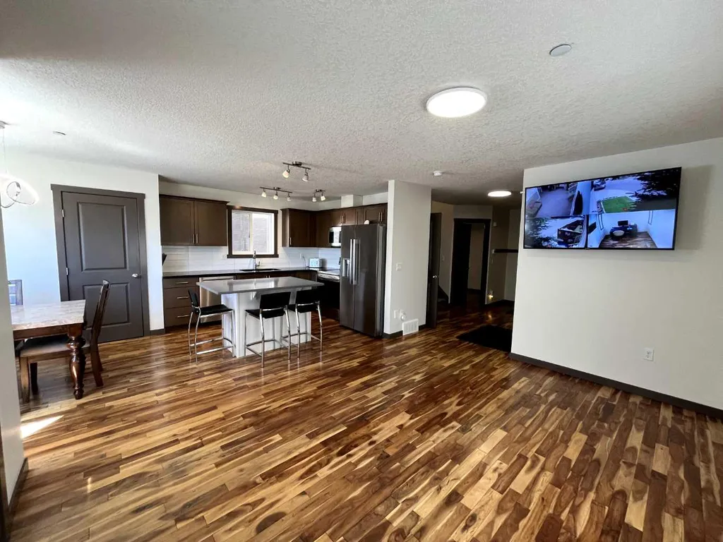 5 Covecreek Mews NE Calgary AB T3K0V8