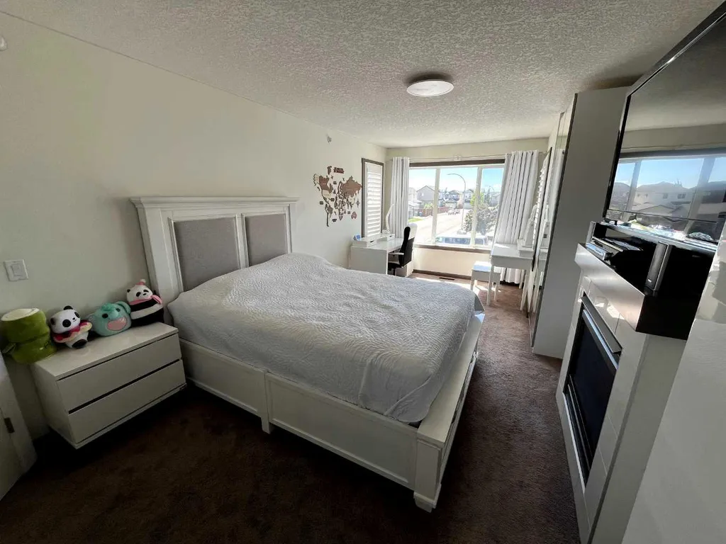 5 Covecreek Mews NE Calgary AB T3K0V8
