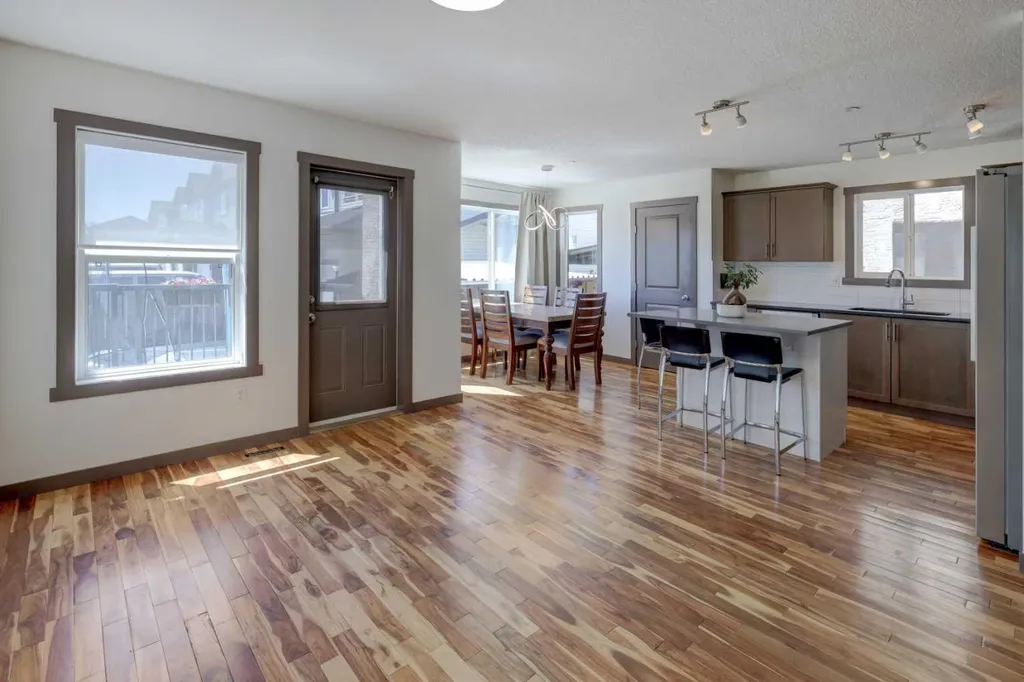5 Covecreek Mews NE Calgary AB T3K0V8