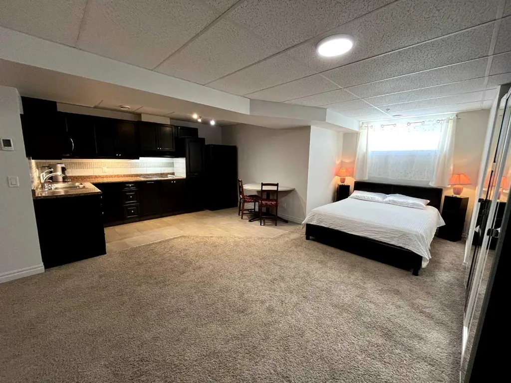5 Covecreek Mews NE Calgary AB T3K0V8