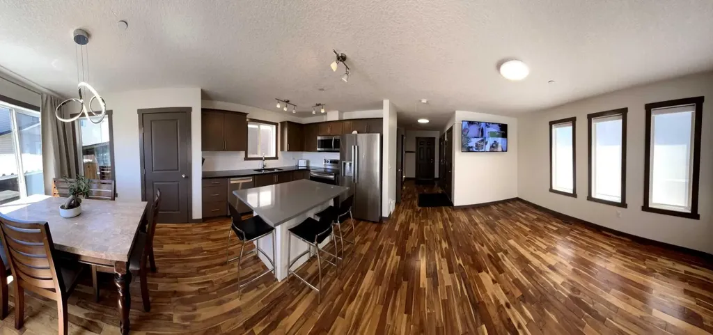 5 Covecreek Mews NE Calgary AB T3K0V8