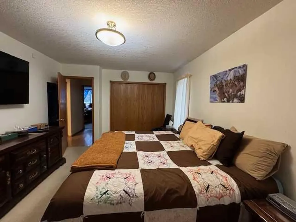 6336 15 Avenue S Edson AB T7E 1S3