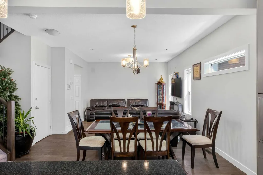77 Saddlestone Place NE Calgary AB T3J 0Z6