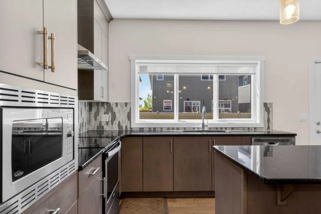77 Saddlestone Place NE Calgary AB T3J 0Z6