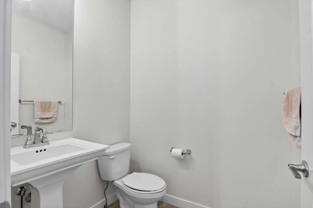 77 Saddlestone Place NE Calgary AB T3J 0Z6