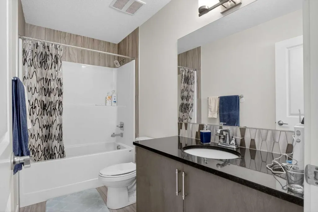 77 Saddlestone Place NE Calgary AB T3J 0Z6