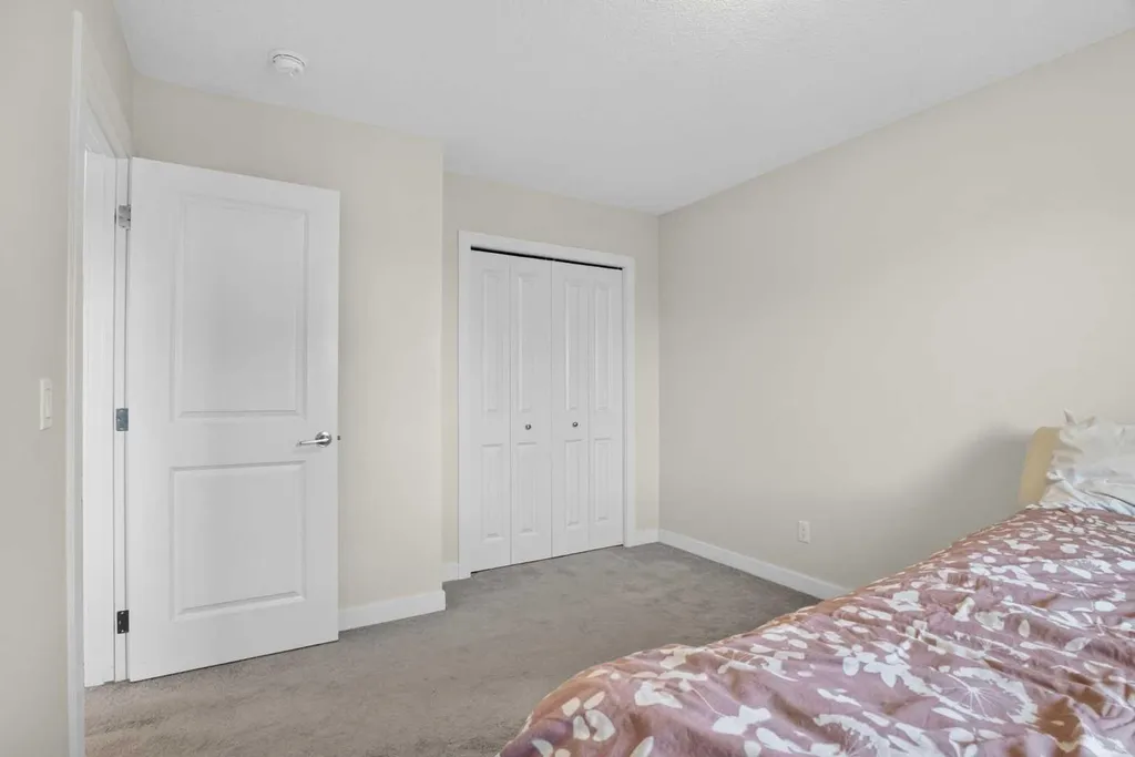 77 Saddlestone Place NE Calgary AB T3J 0Z6