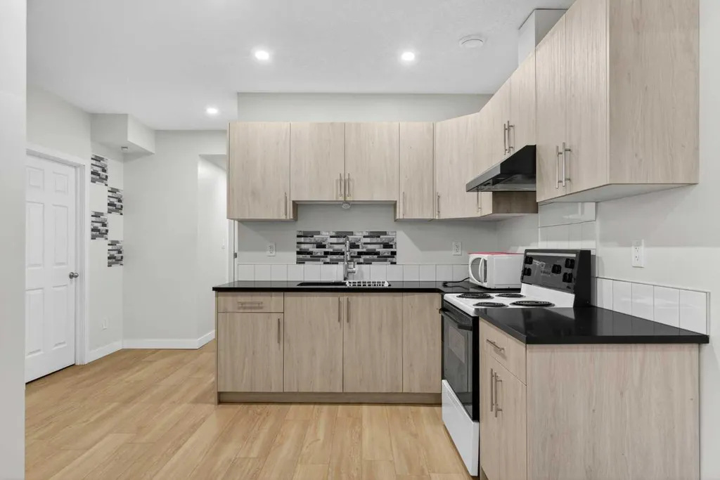 77 Saddlestone Place NE Calgary AB T3J 0Z6