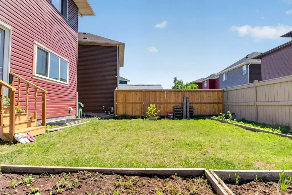 77 Saddlestone Place NE Calgary AB T3J 0Z6