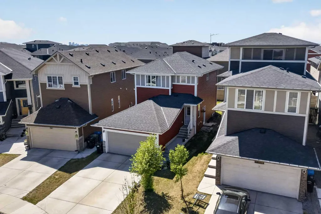 77 Saddlestone Place NE Calgary AB T3J 0Z6