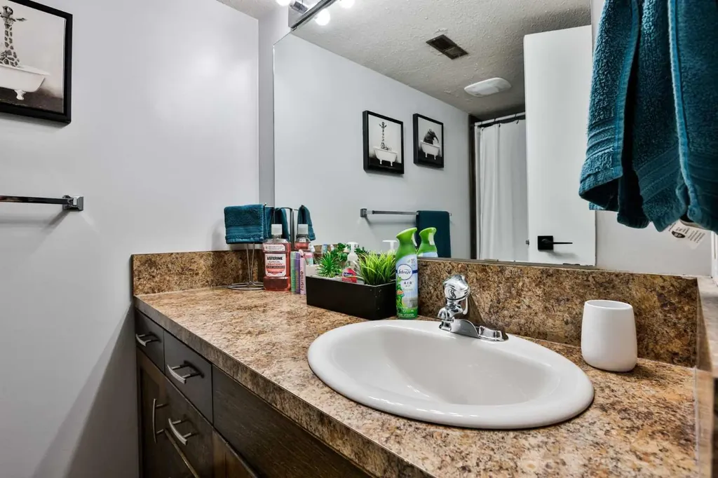 5 Acadia Road W Lethbridge AB T1K 4C1