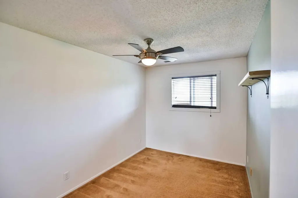 5 Acadia Road W Lethbridge AB T1K 4C1