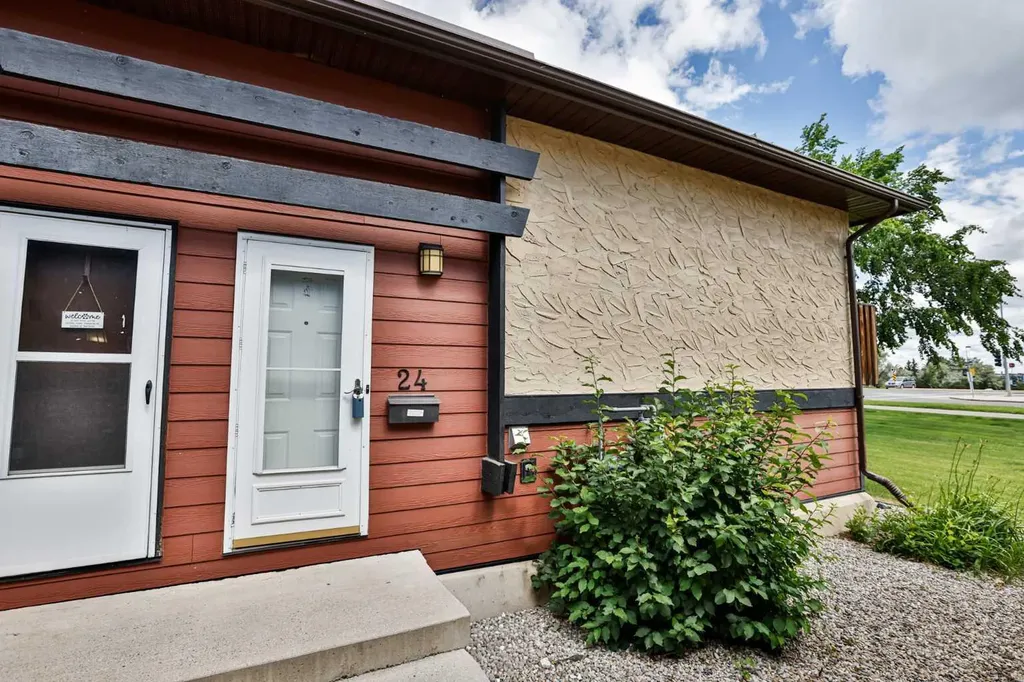 5 Acadia Road W Lethbridge AB T1K 4C1