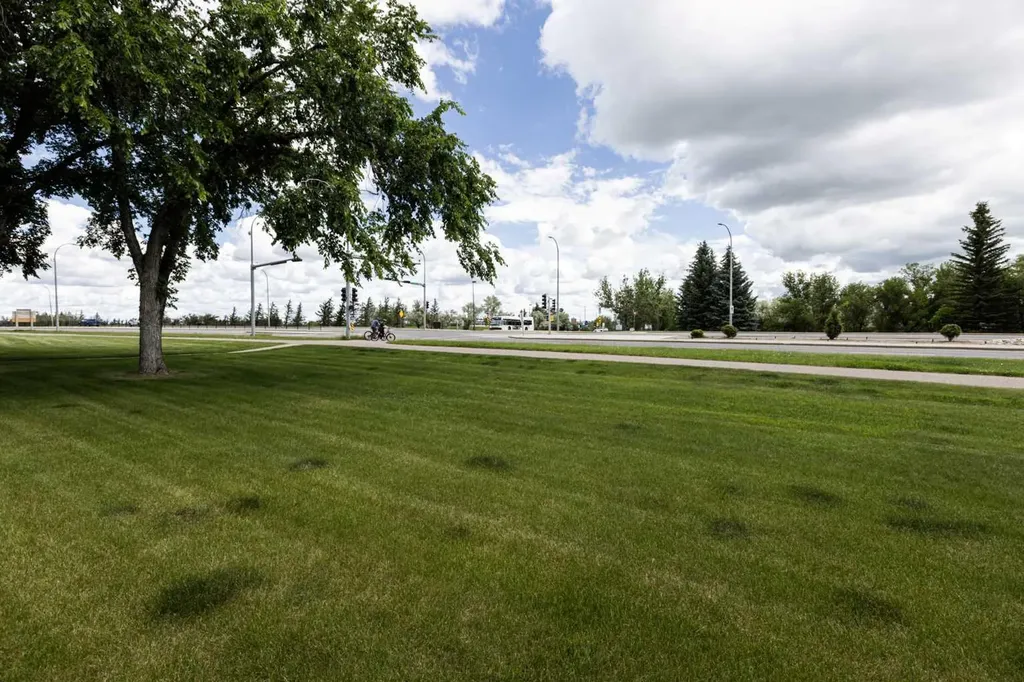 5 Acadia Road W Lethbridge AB T1K 4C1