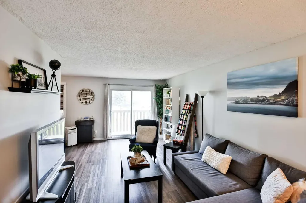 5 Acadia Road W Lethbridge AB T1K 4C1