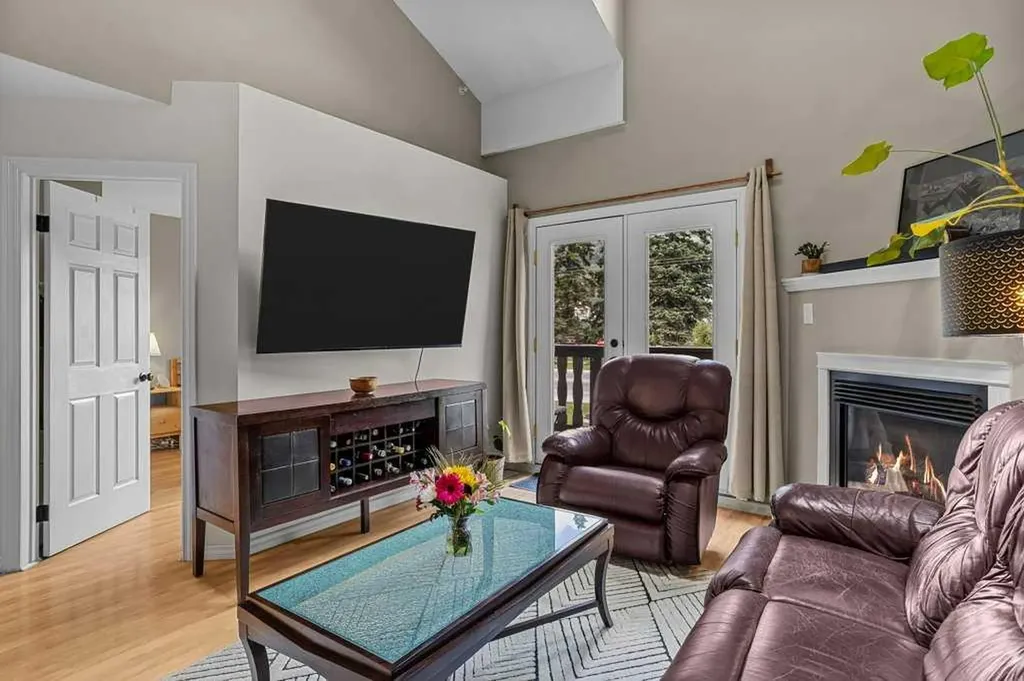 512 Bow Valley Trail Canmore AB T1W 1B6