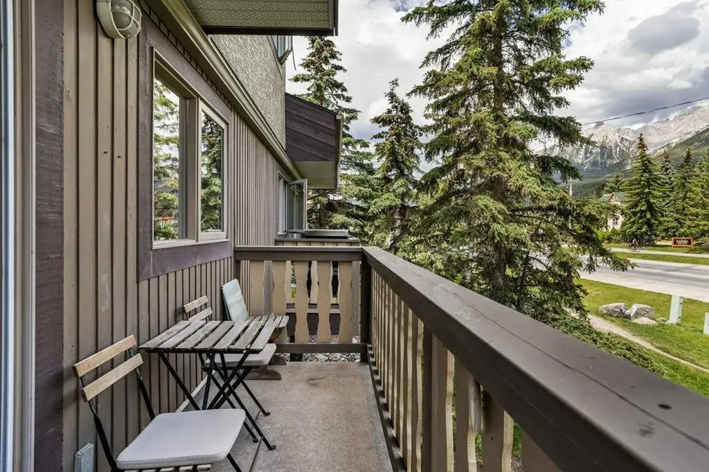 512 Bow Valley Trail Canmore AB T1W 1B6
