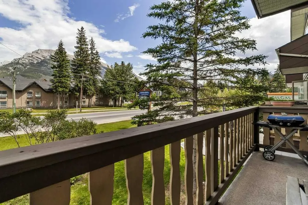 512 Bow Valley Trail Canmore AB T1W 1B6