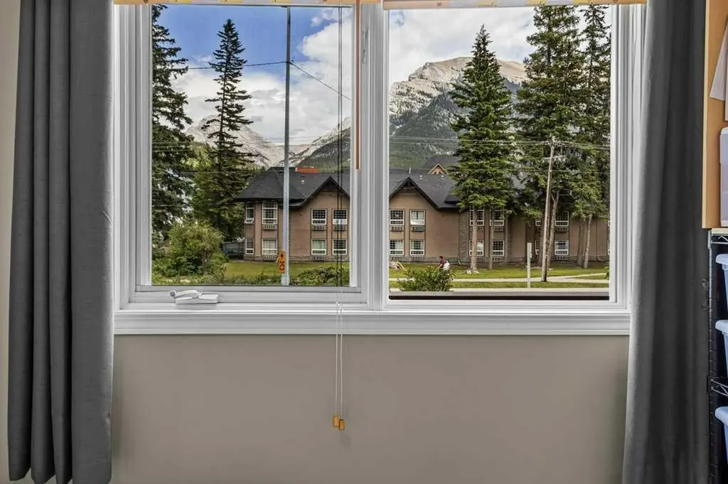 512 Bow Valley Trail Canmore AB T1W 1B6