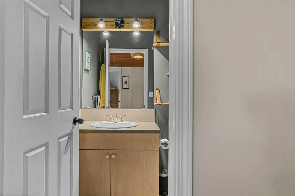 512 Bow Valley Trail Canmore AB T1W 1B6
