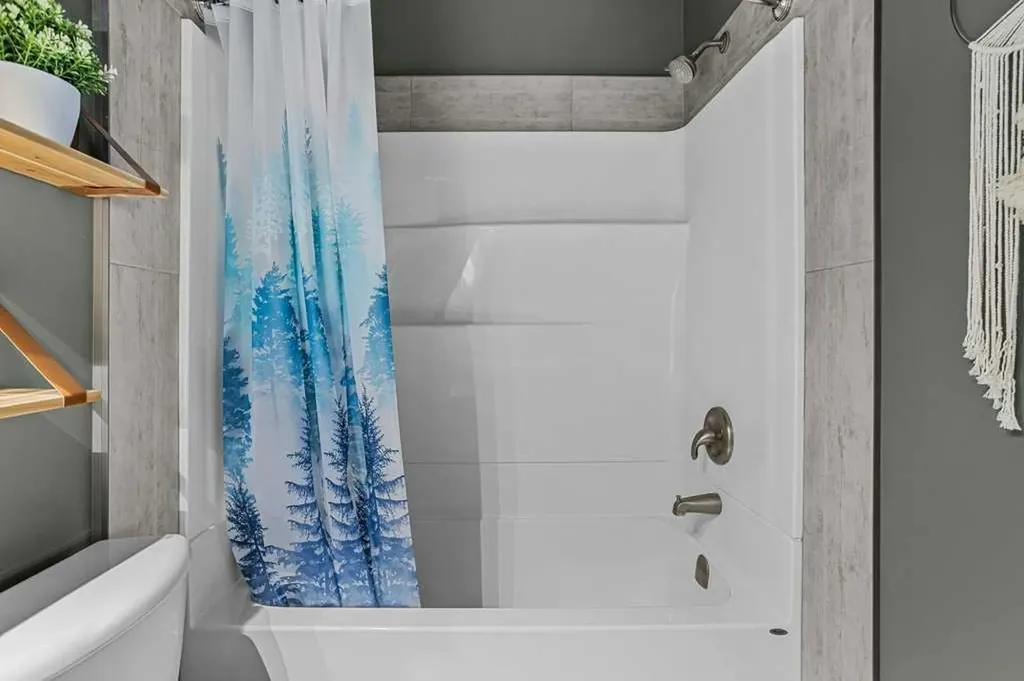 512 Bow Valley Trail Canmore AB T1W 1B6