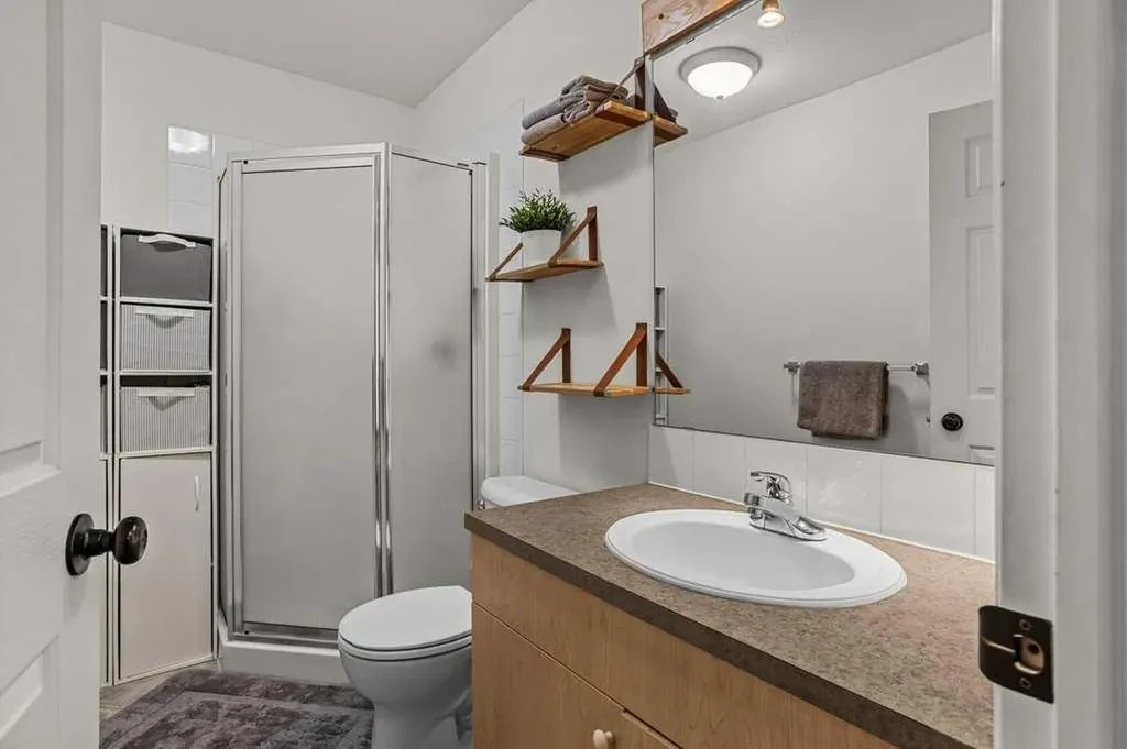 512 Bow Valley Trail Canmore AB T1W 1B6