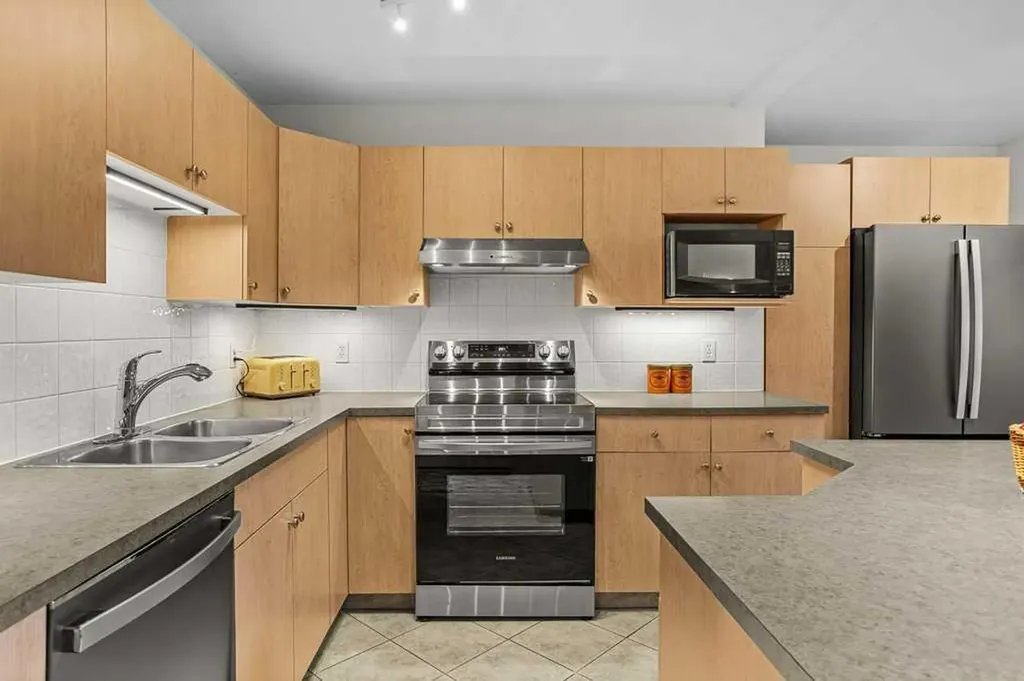 512 Bow Valley Trail Canmore AB T1W 1B6