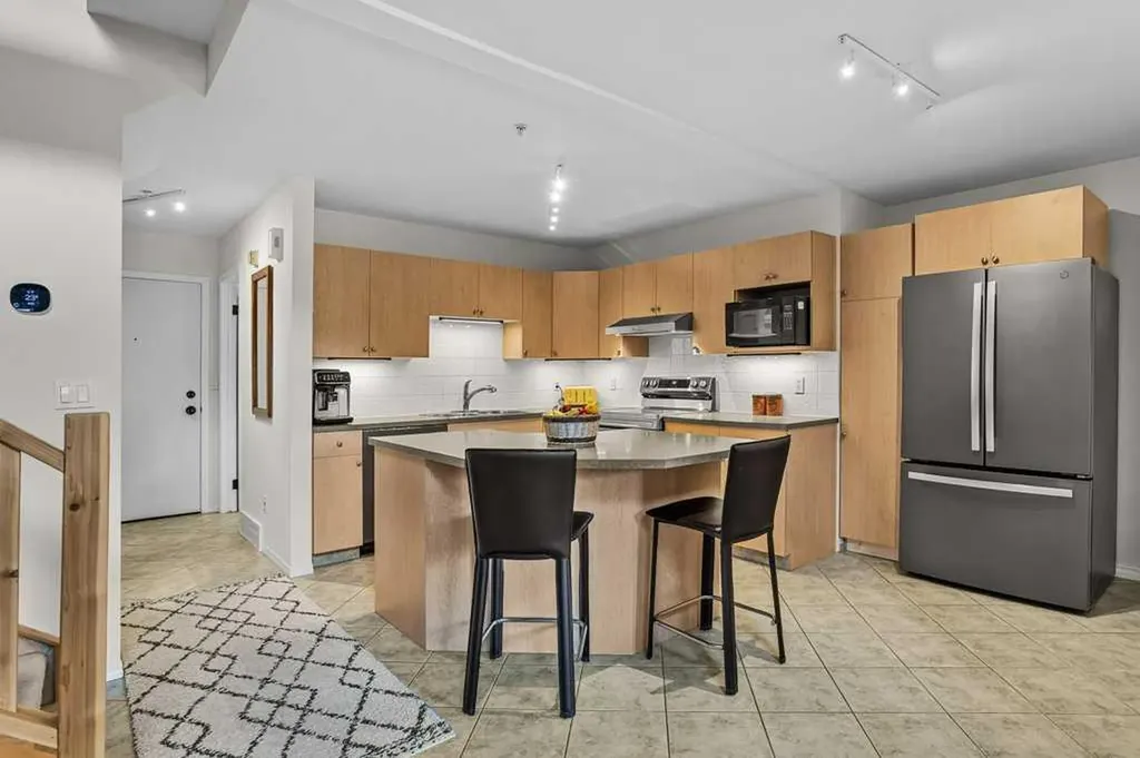 512 Bow Valley Trail Canmore AB T1W 1B6