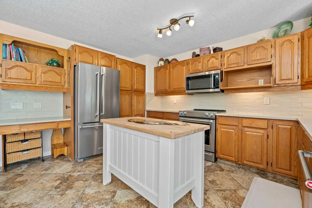 87 Manyhorses Drive Rural Rocky View County AB T3Z 1A1