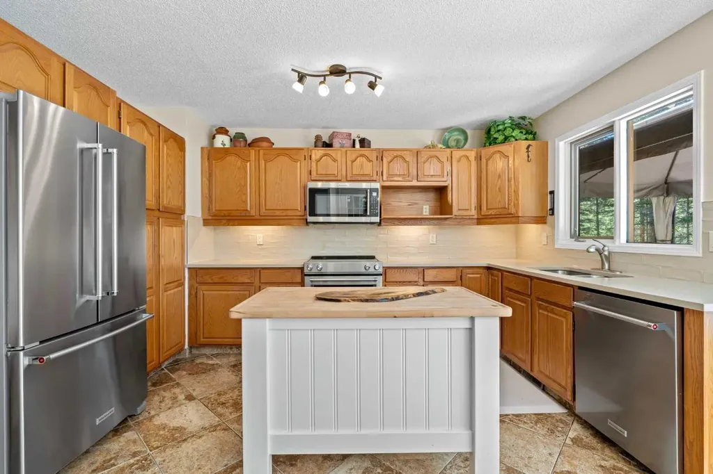 87 Manyhorses Drive Rural Rocky View County AB T3Z 1A1