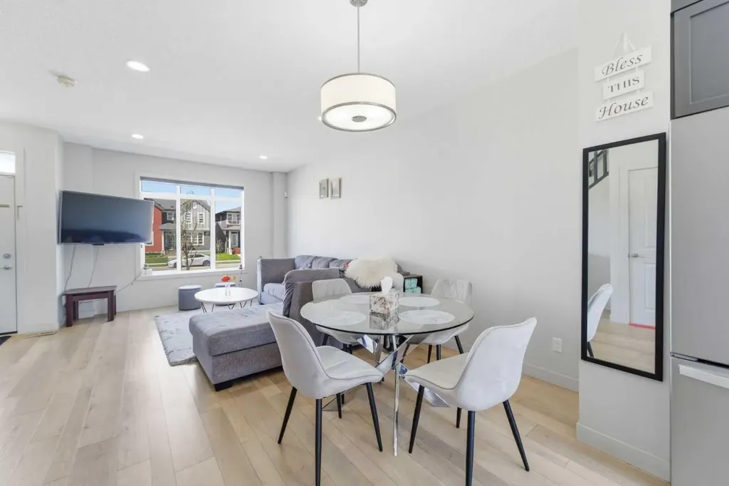 9060 52 Street NE Calgary AB T3J 0V7