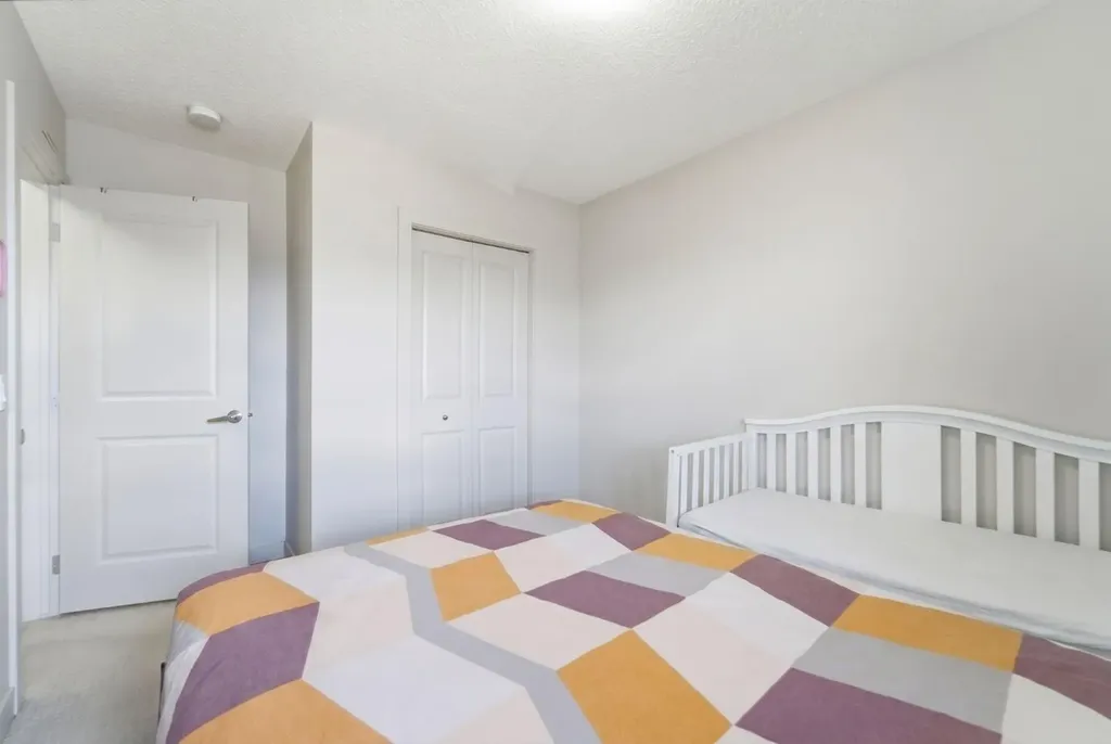 9060 52 Street NE Calgary AB T3J 0V7